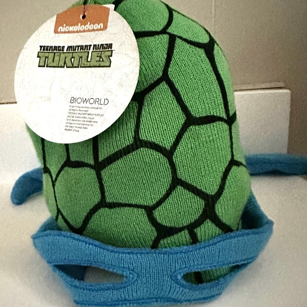 NWT Teenage Mutant Ninja Turtles Knit Leonardo Beanie and Mask